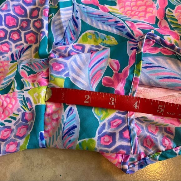 Lilly Pulitzer Ocean Trail Shorts In Maldives Green Turtle Wave - Picture 14 of 15